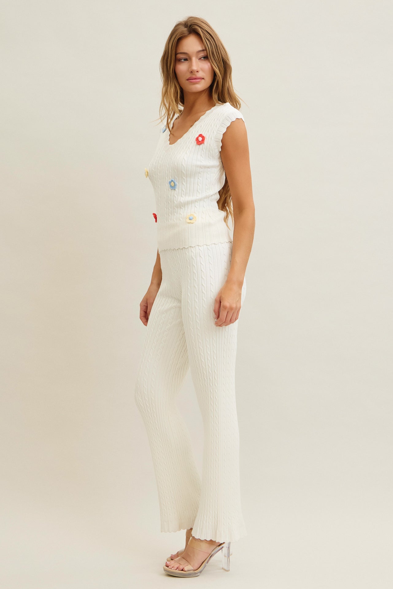 Scallop Bloom Sleeveless Sweater Top & Pants Set