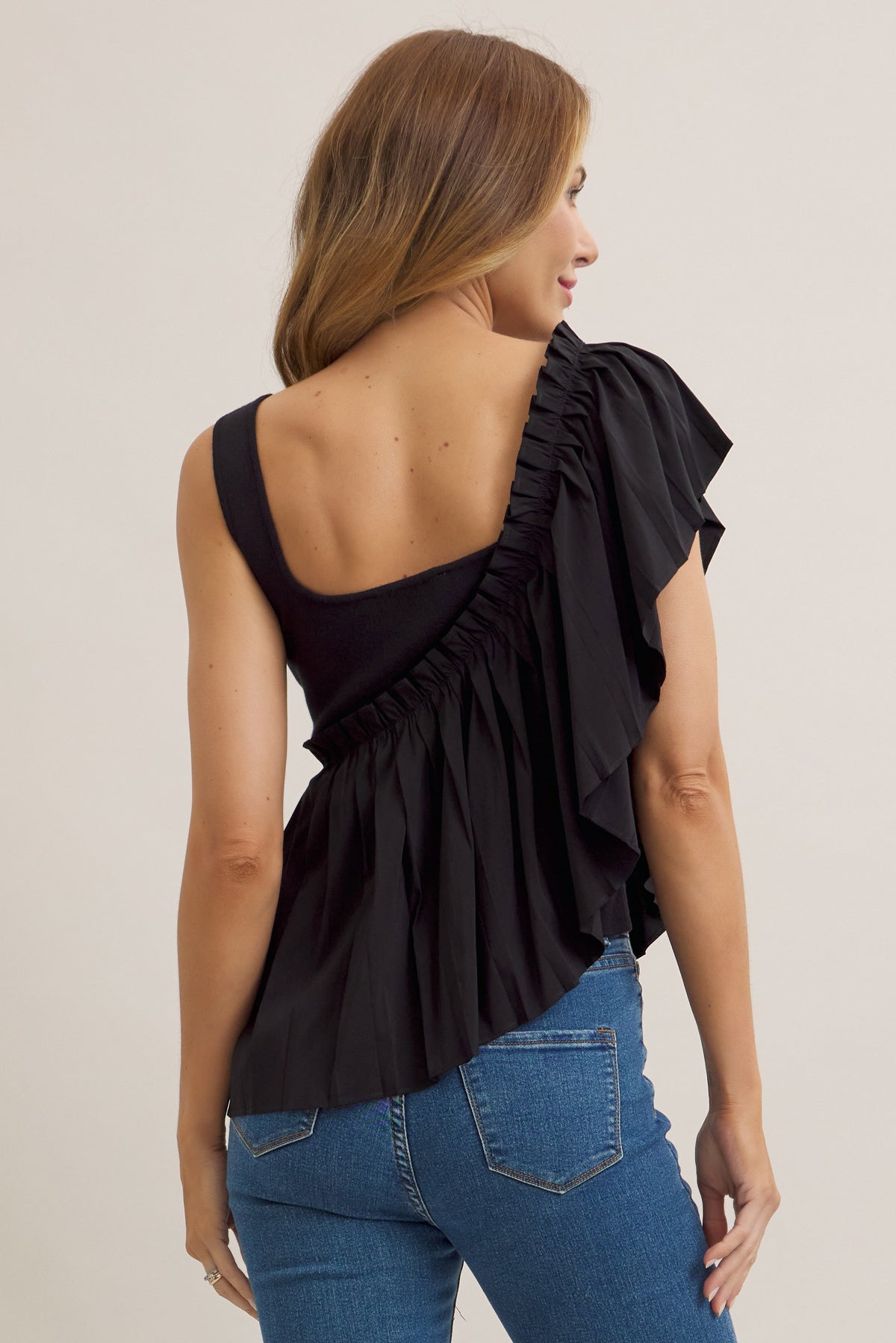 Flowing Contrast Sleeveless Top