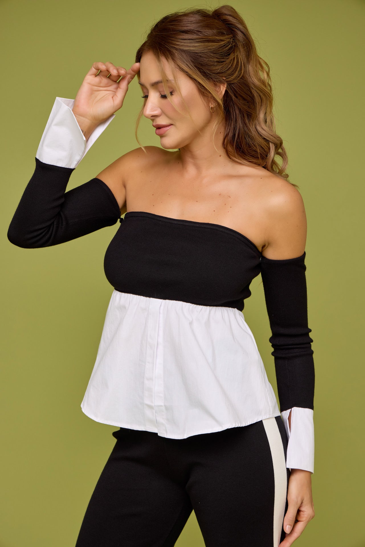 Peek-A-Shoulder Knit Top With Pants Set