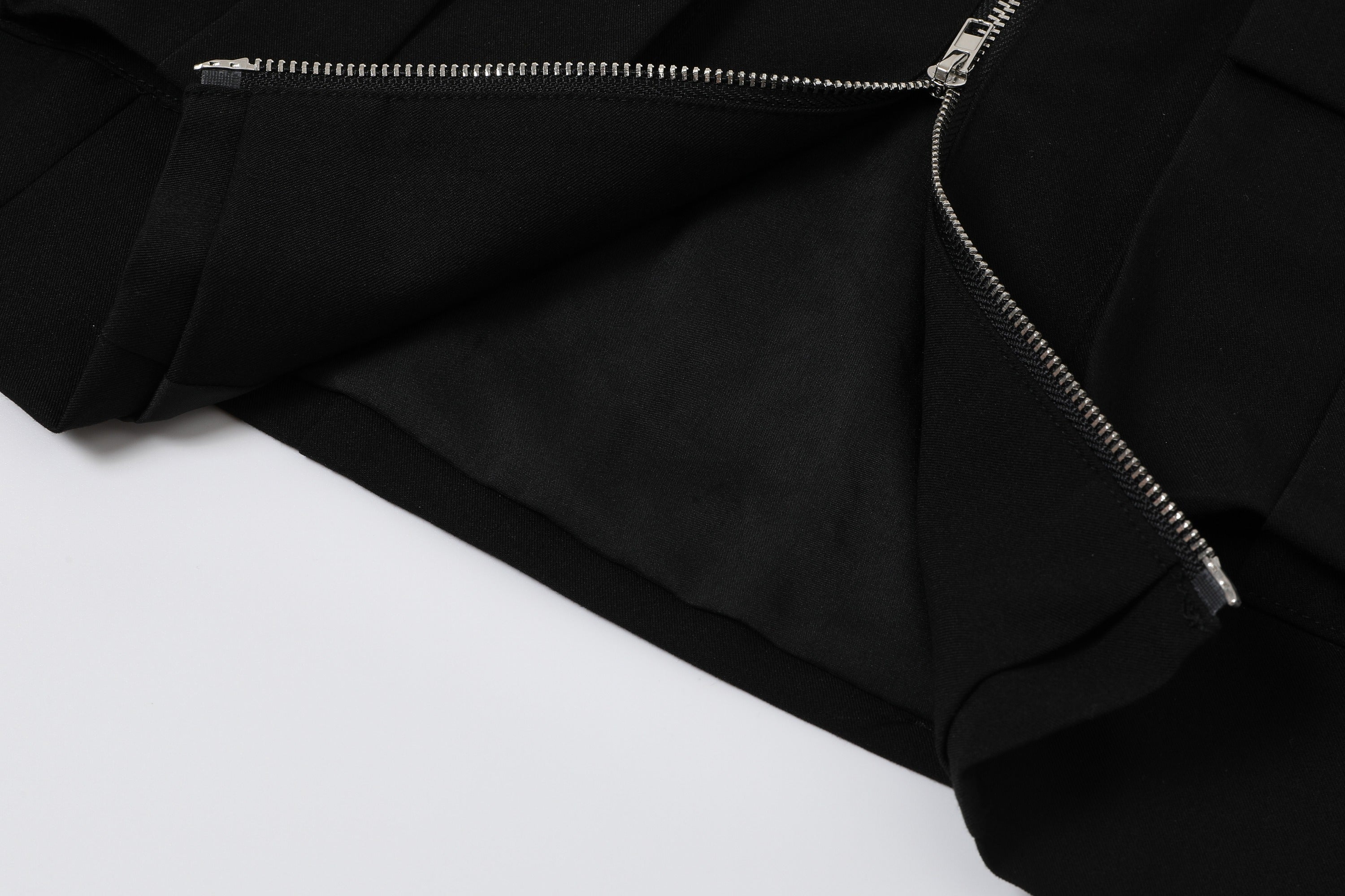 Alessia Woven Adjustable Straps With Front Pockets