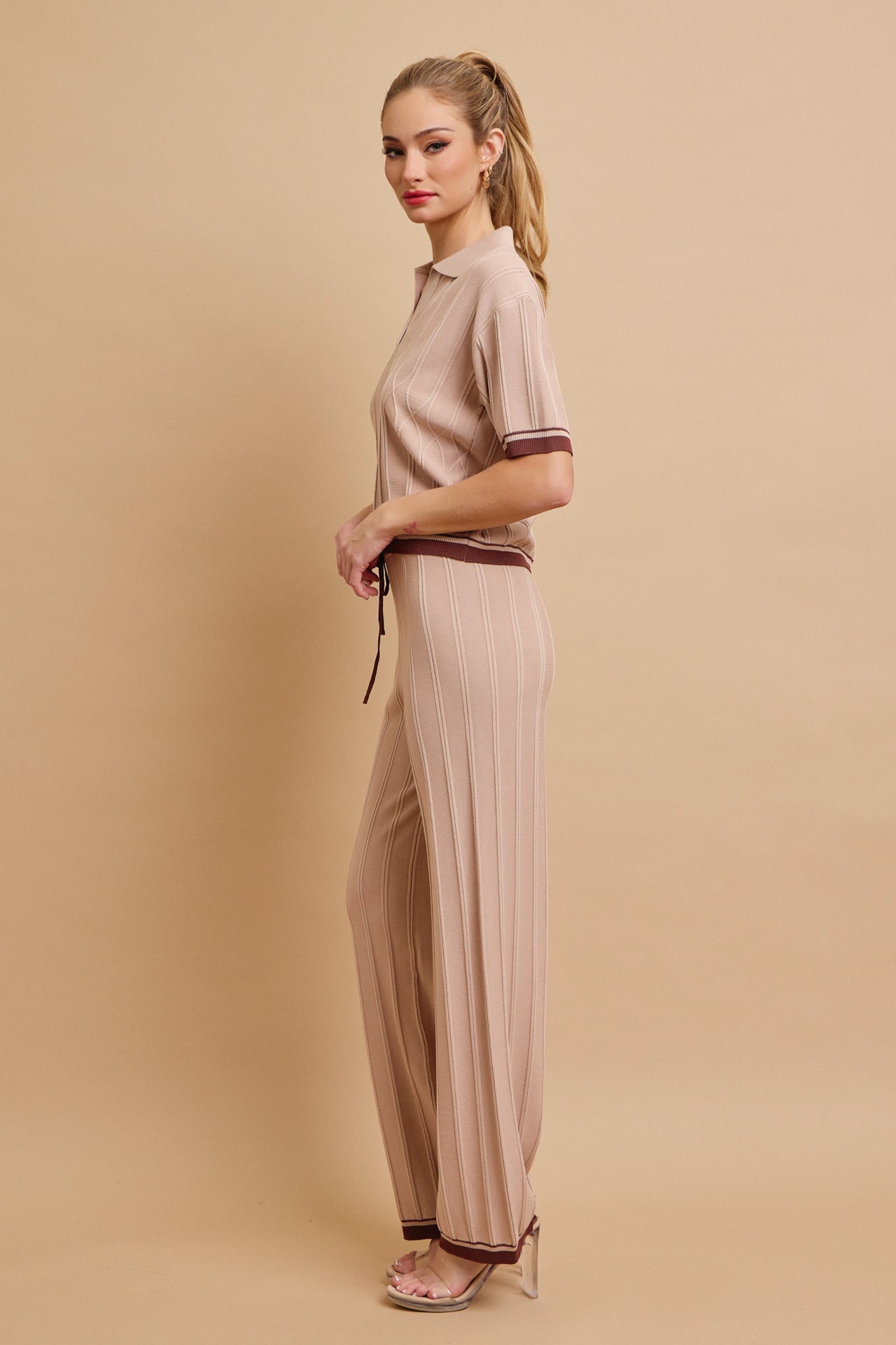 Thalia Knit Collar Short Sleeve Top and Pants Set With Contrast