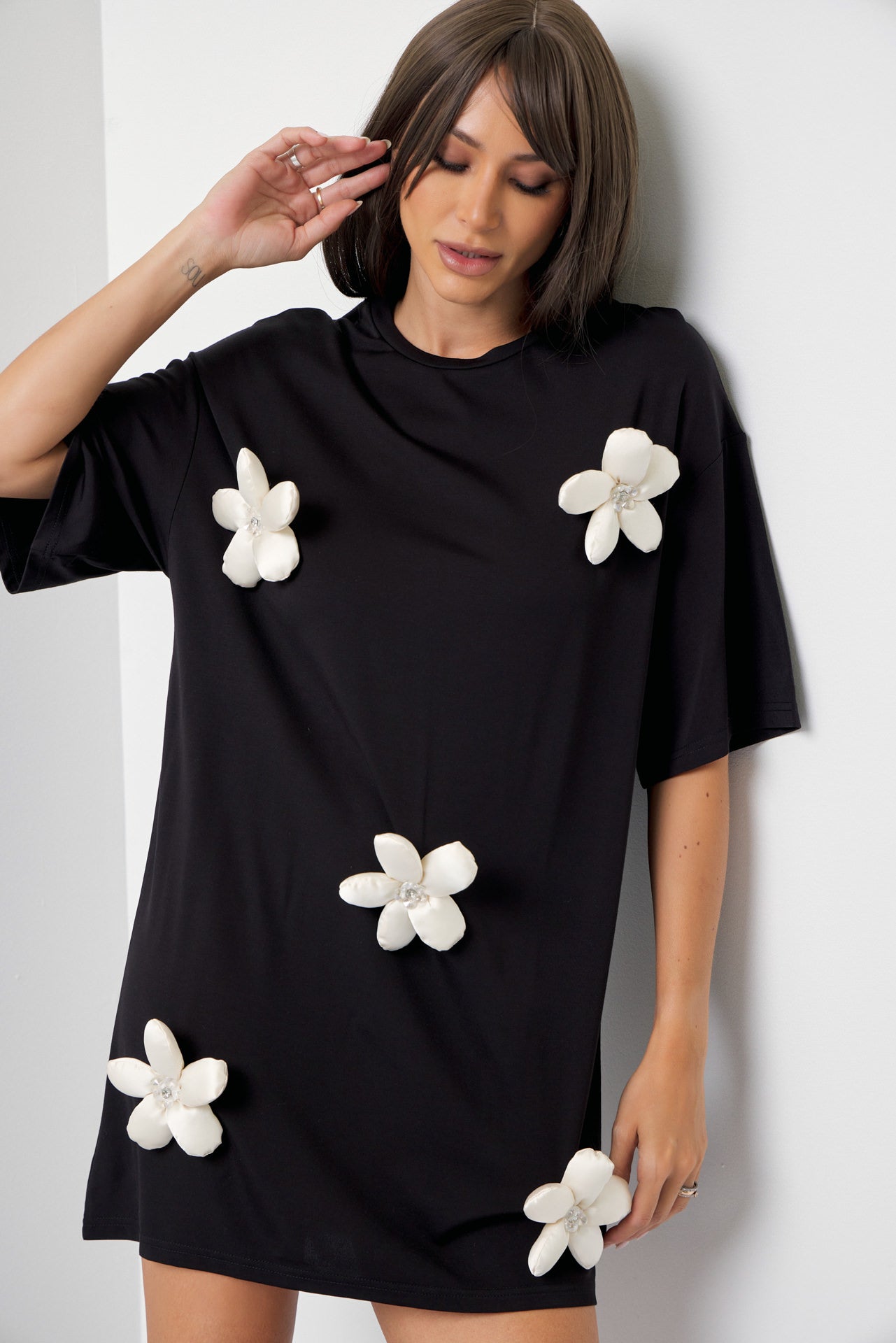 Nina Flower Embellished T-shirt