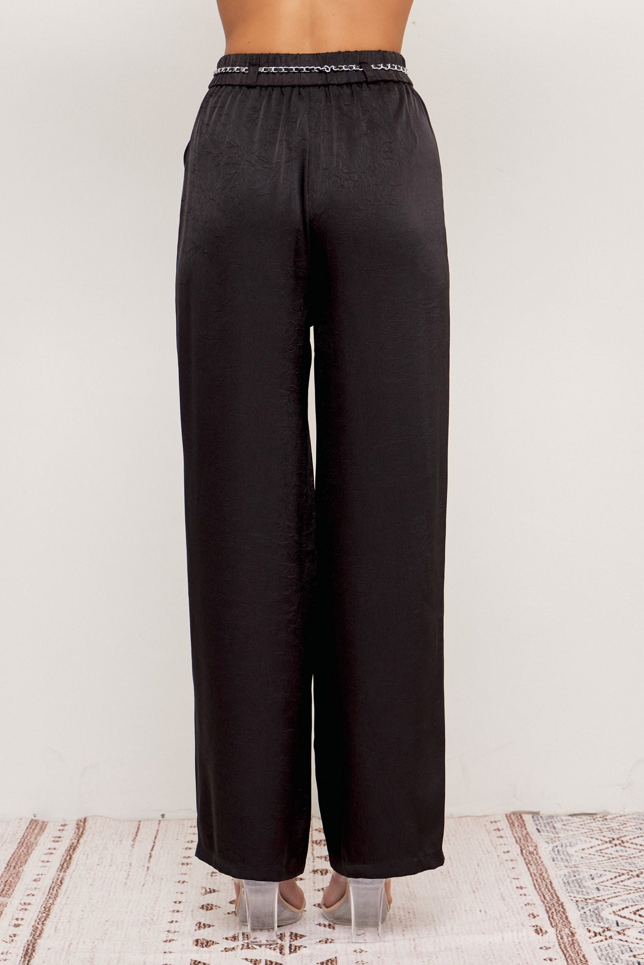 Grace Woven Pants With Elastic Waist And Rosette Chain Belt