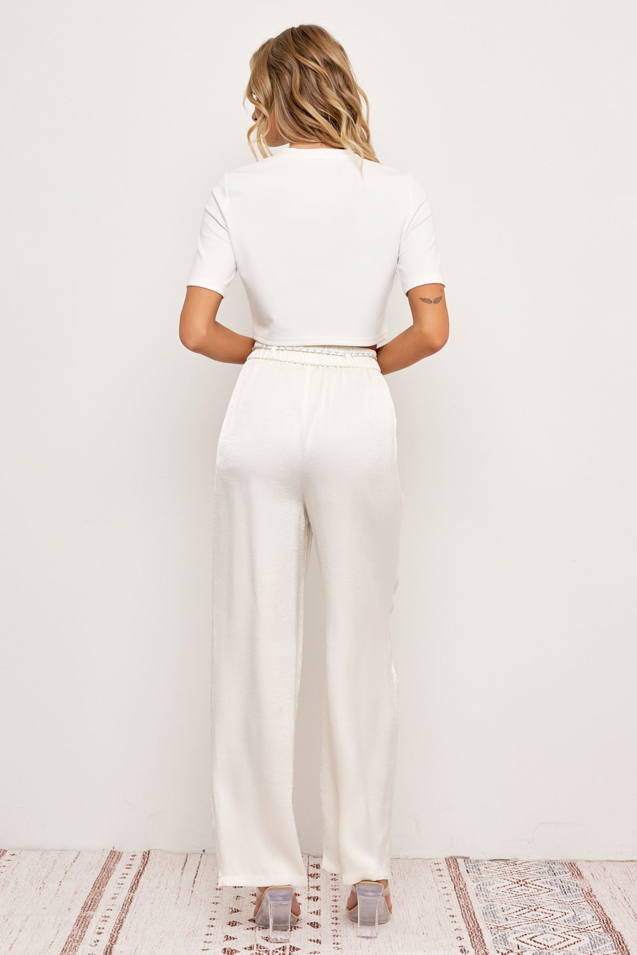 Grace Woven Pants With Elastic Waist And Rosette Chain Belt