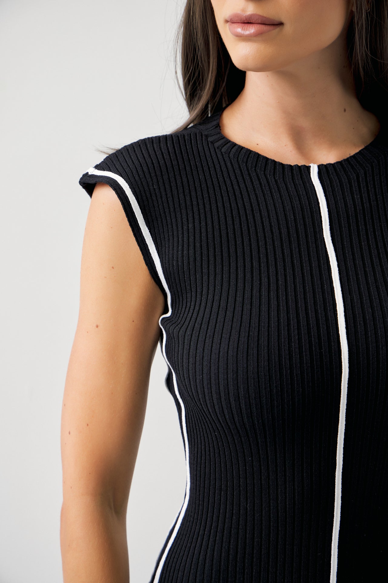 Hattie Knit Slvls Midi Dress with Contrast Stripe
