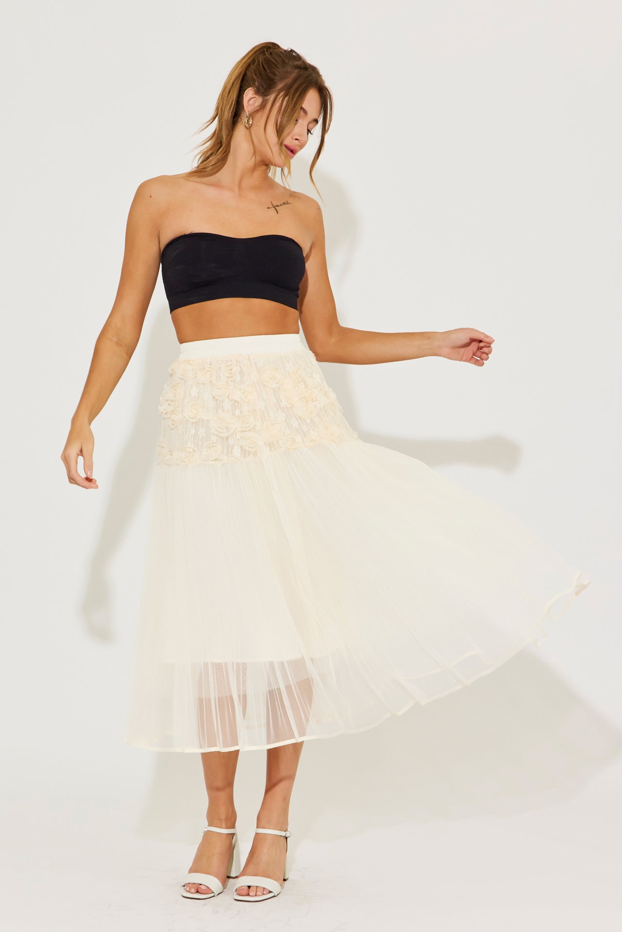 Blooming Flowers Mesh Detail Skirt