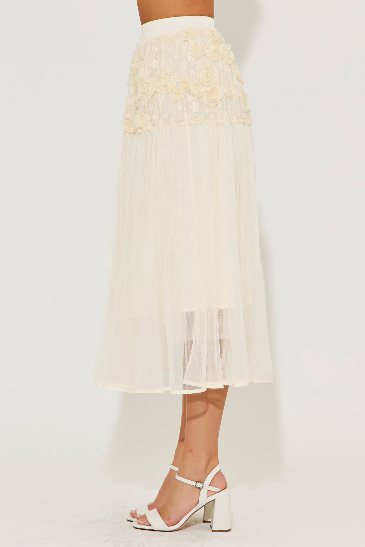 Blooming Flowers Mesh Detail Skirt