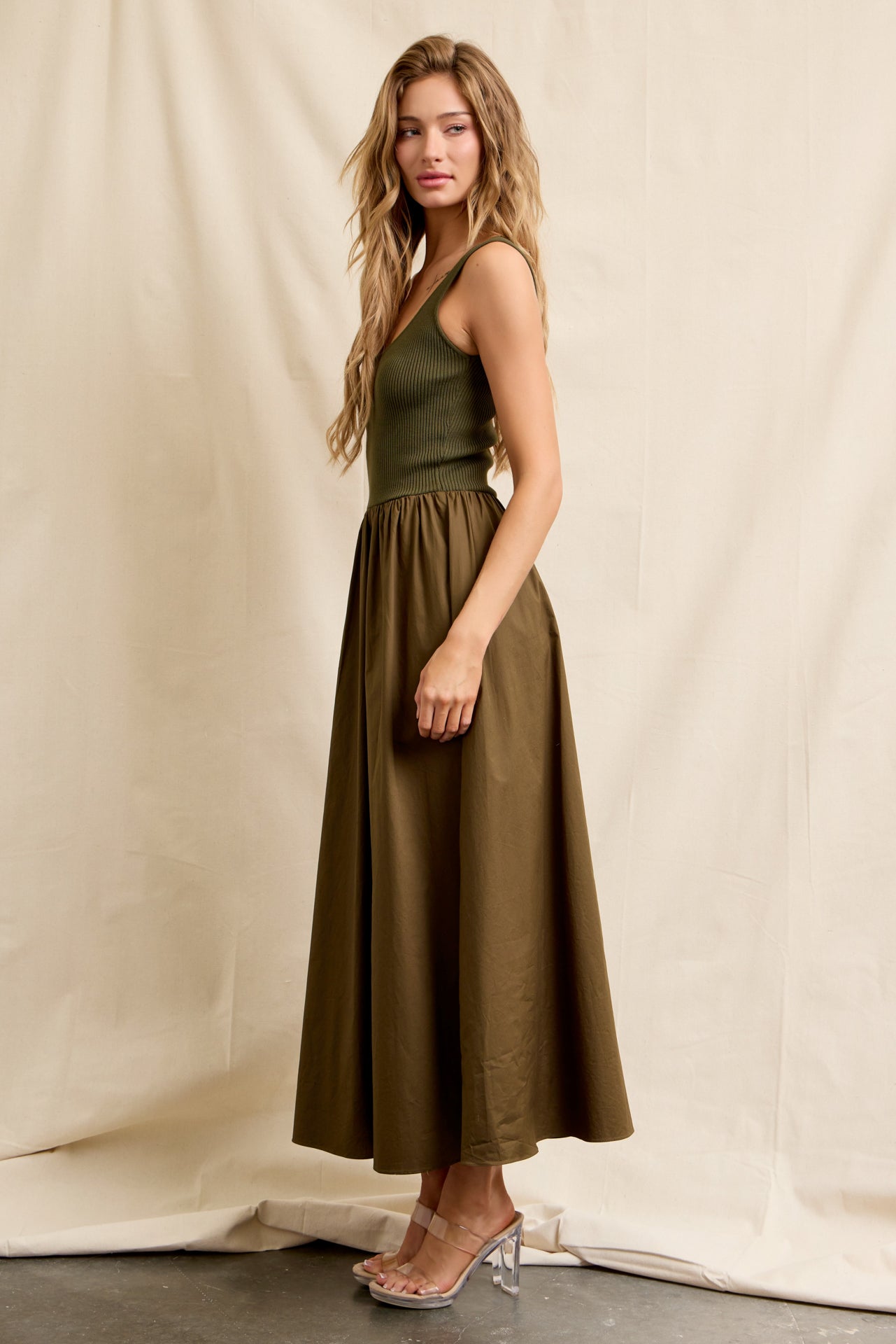 Hannah Sleeveless Midi Dress