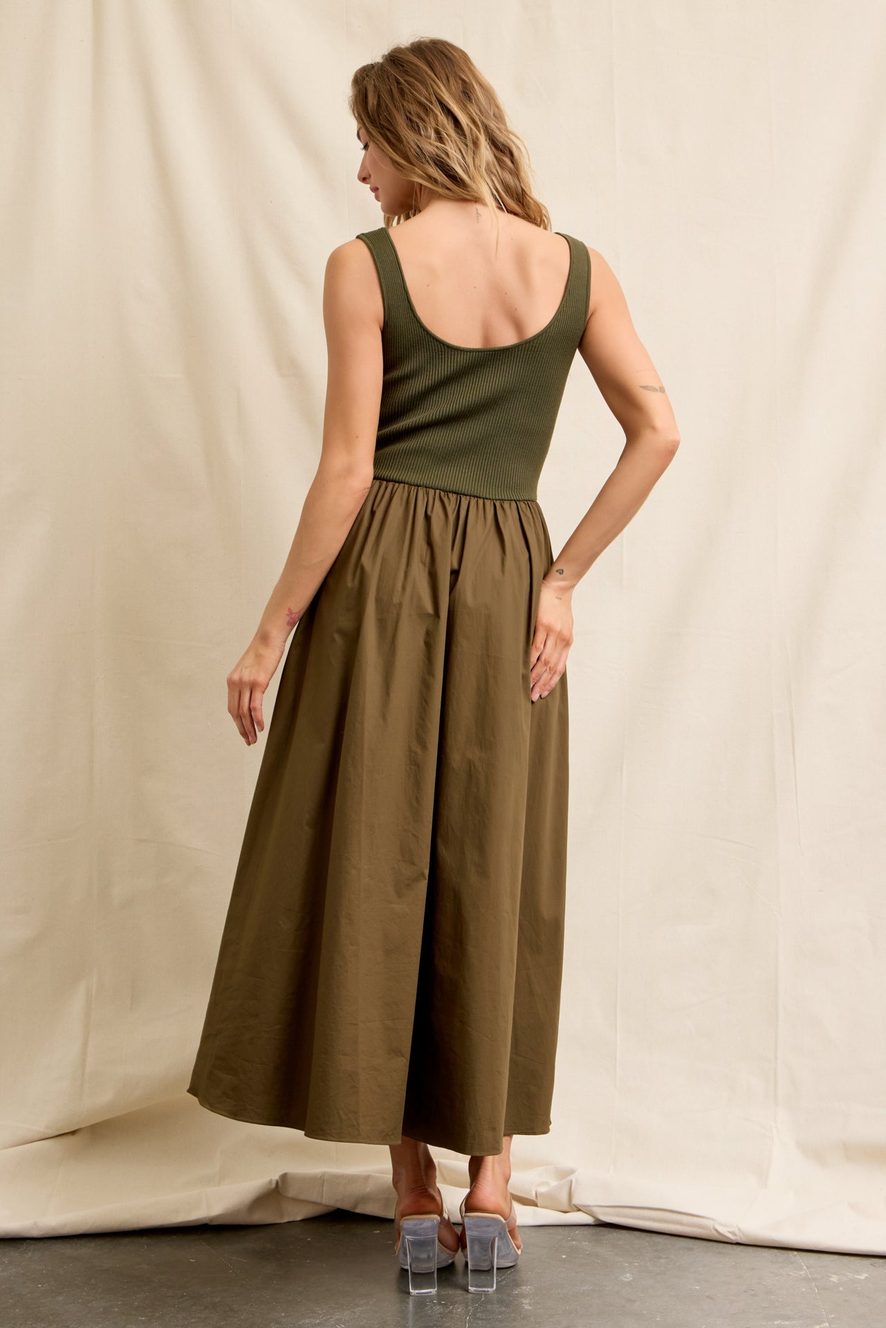 Hannah Sleeveless Midi Dress