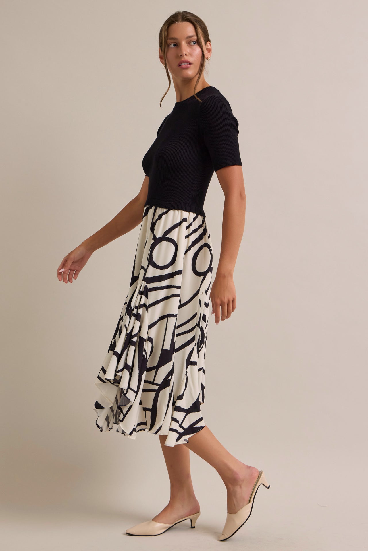 Camellia Short Sleeve With Printed Bottom Dress