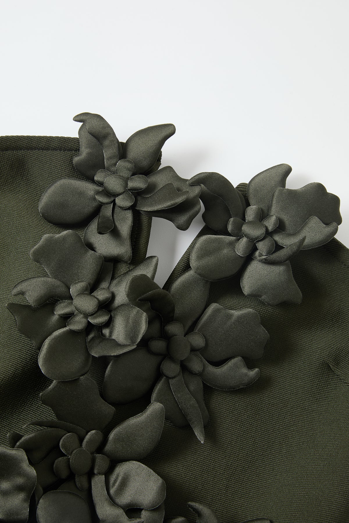 Sleeveless V-neck Bandage Dress with Flower Detail