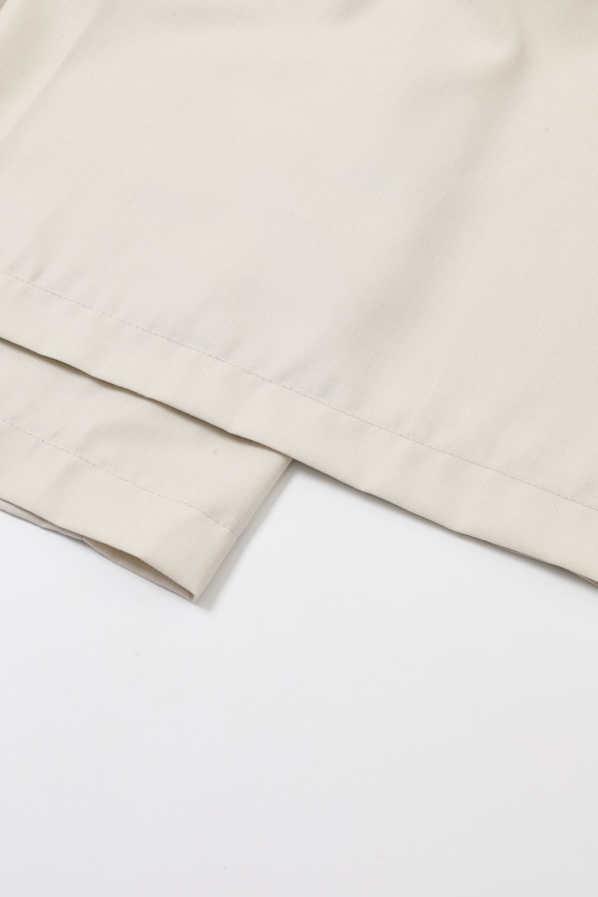 The Isometric Woven Pleat Pants with Belt