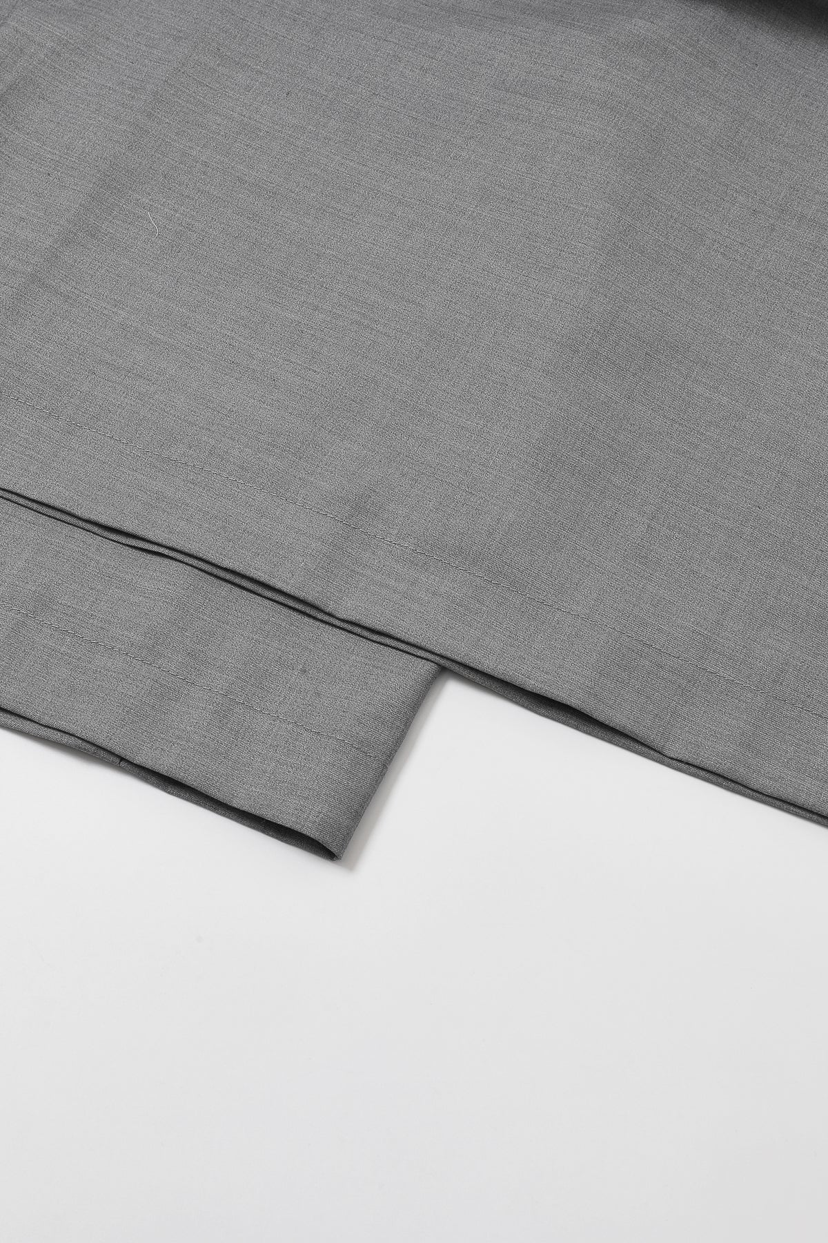 The Isometric Woven Pleat Pants with Belt