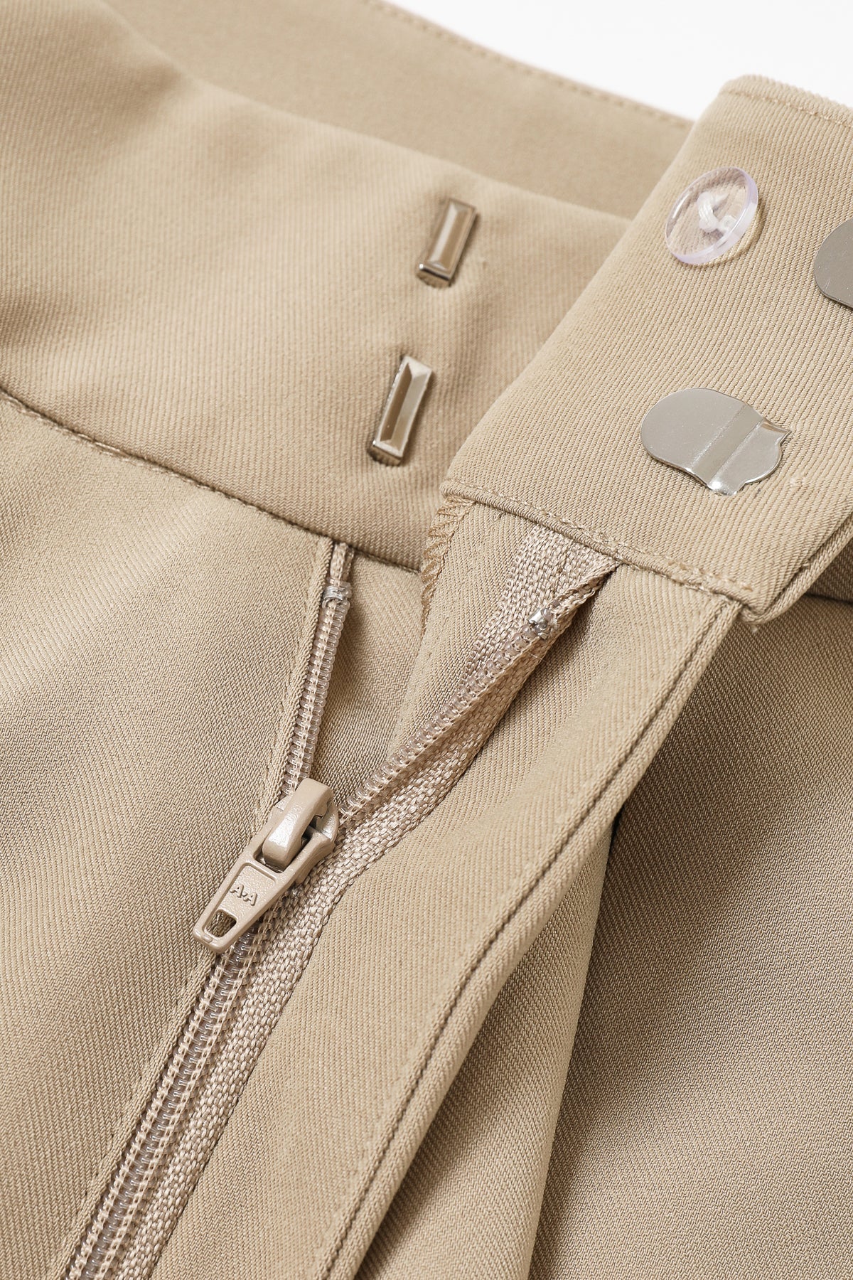 Pleated Barrel Woven Pants