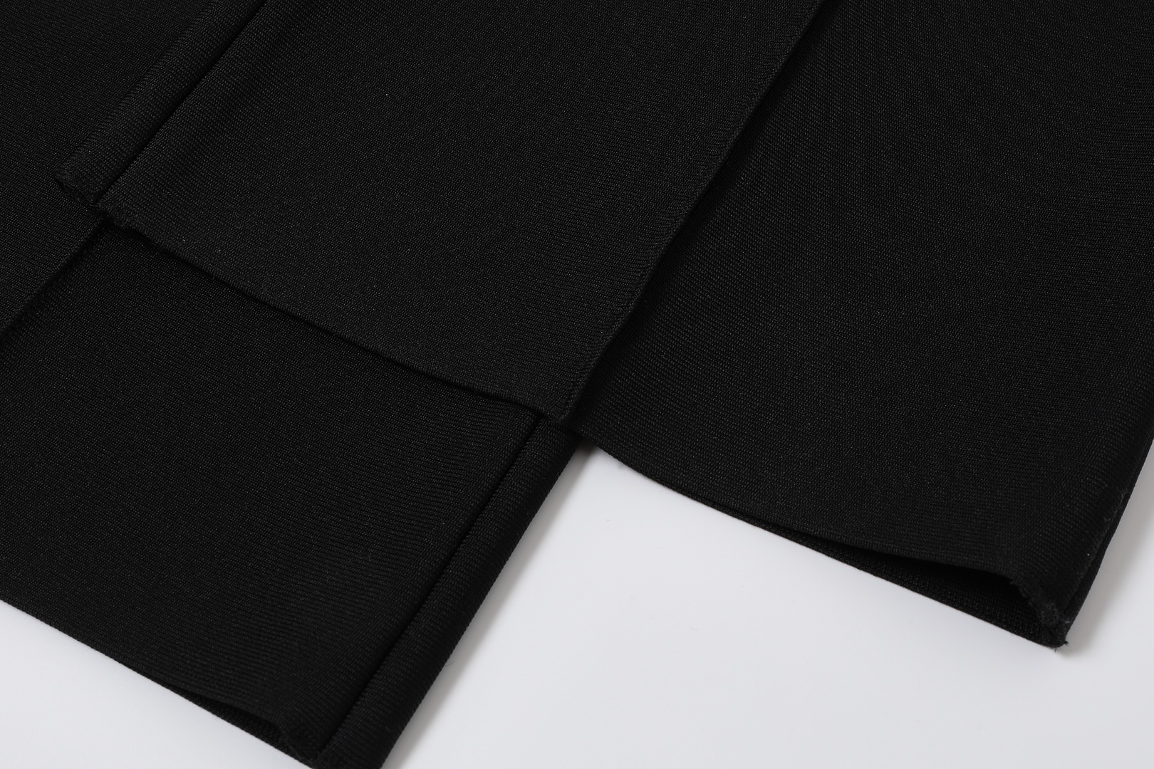 Figure-hugging Bandage Pants