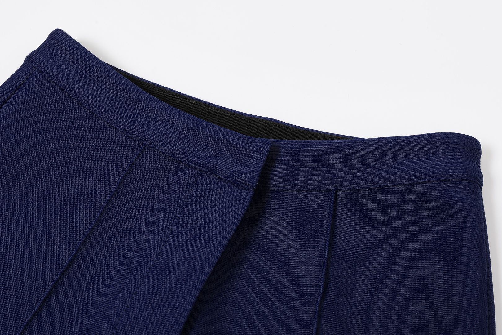 Figure-hugging Bandage Pants