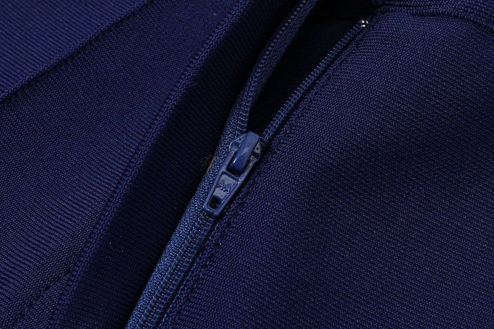 Figure-hugging Bandage Pants