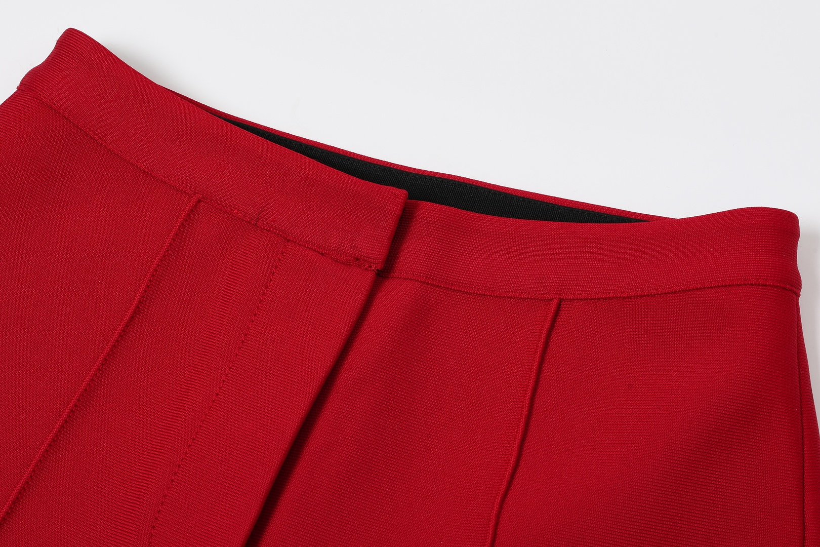 Figure-hugging Bandage Pants