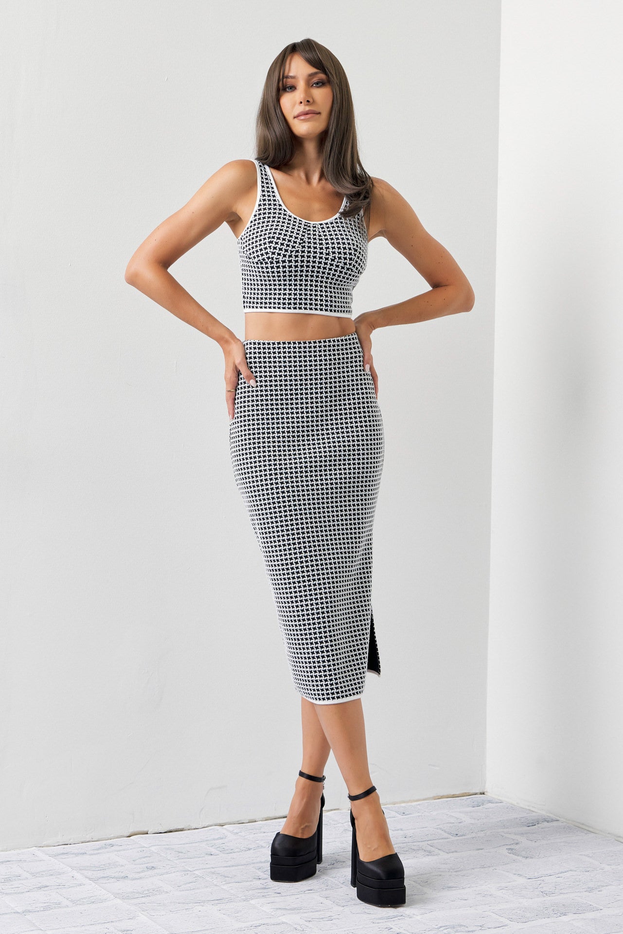 Chic Weekend JQD Knit Sleeveless Crop Top and Midi Skirt Set
