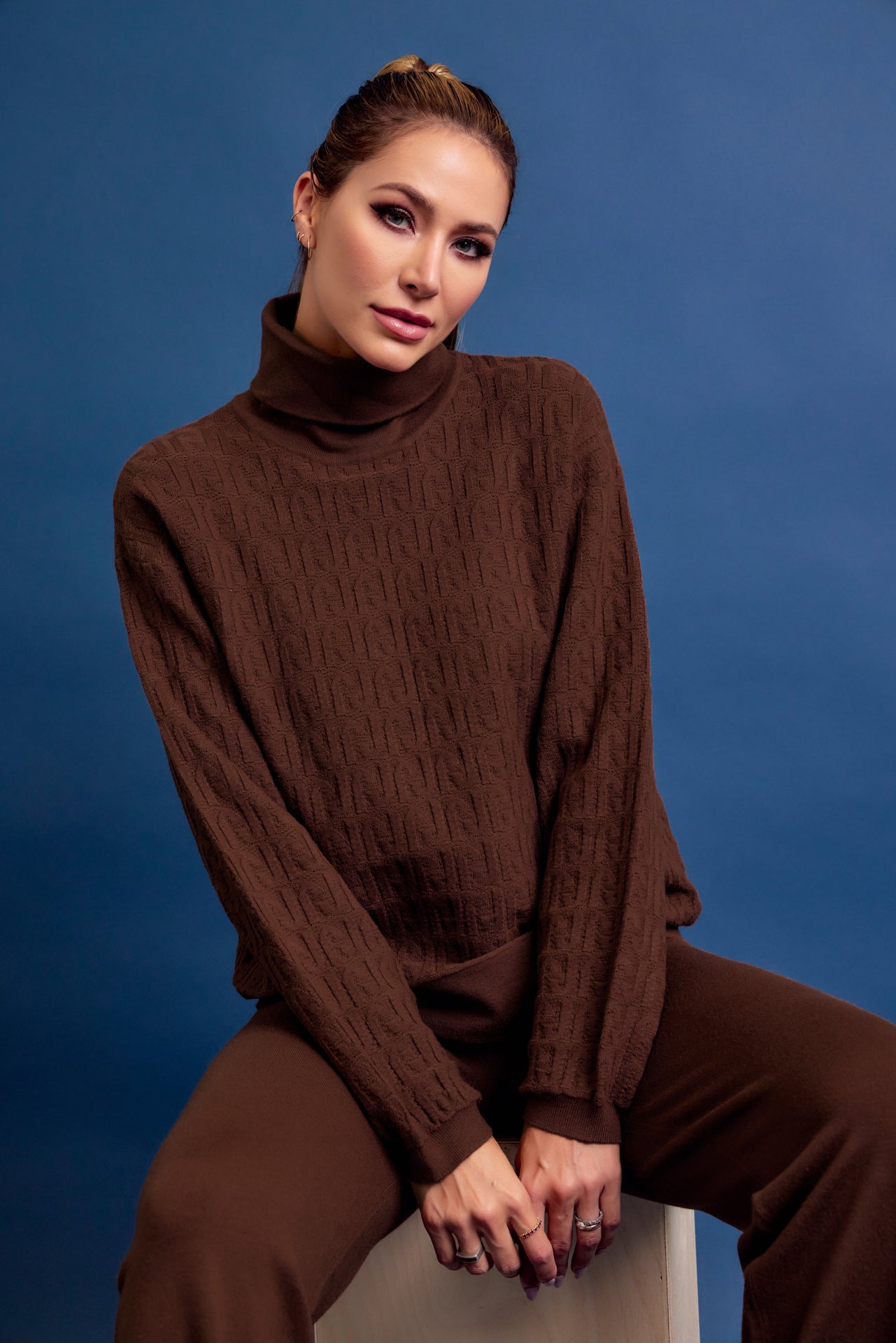 Layla Knit Textured Turtle Neck Top and Pants Set