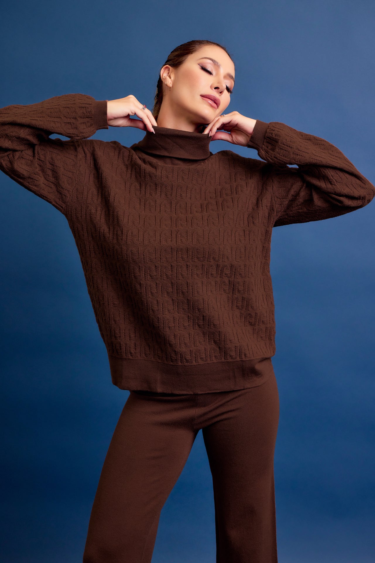 Layla Knit Textured Turtle Neck Top and Pants Set