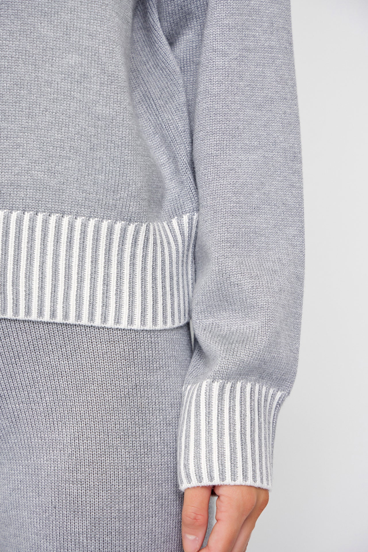 New Season Knit Contrast Stitch Mock Neck Top and Pants Set