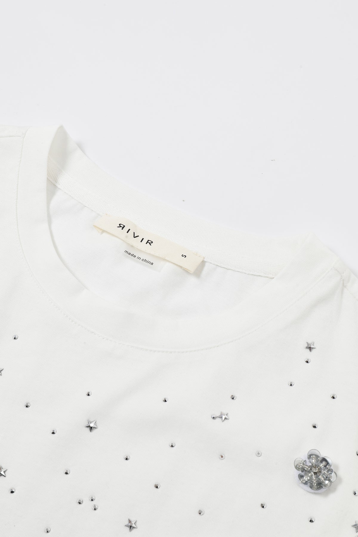 Embellished Floral Knit Sleeve Twist Top