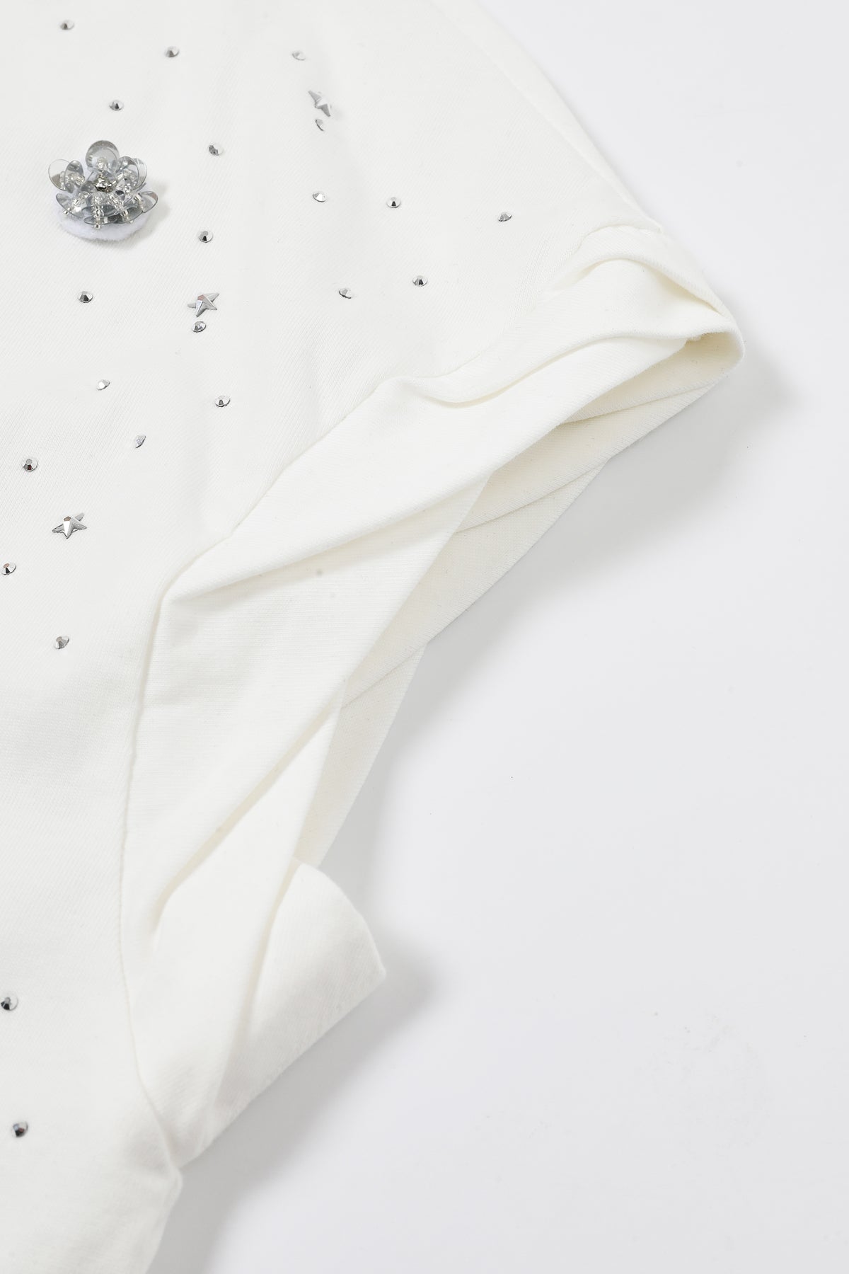 Embellished Floral Knit Sleeve Twist Top