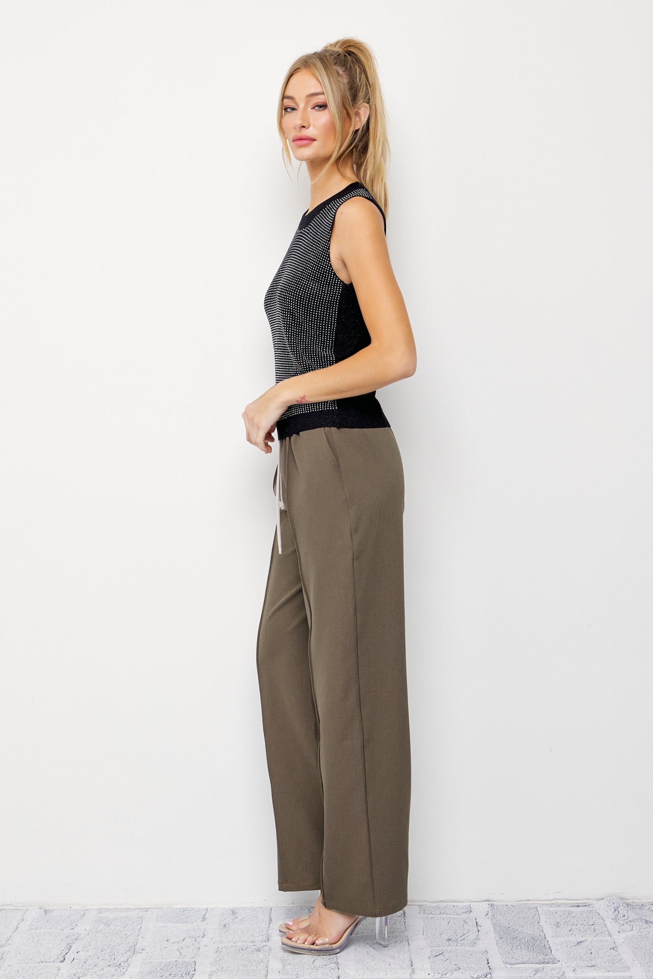 Zinnia Woven Pants with Contrast Waist Band and Drawstring