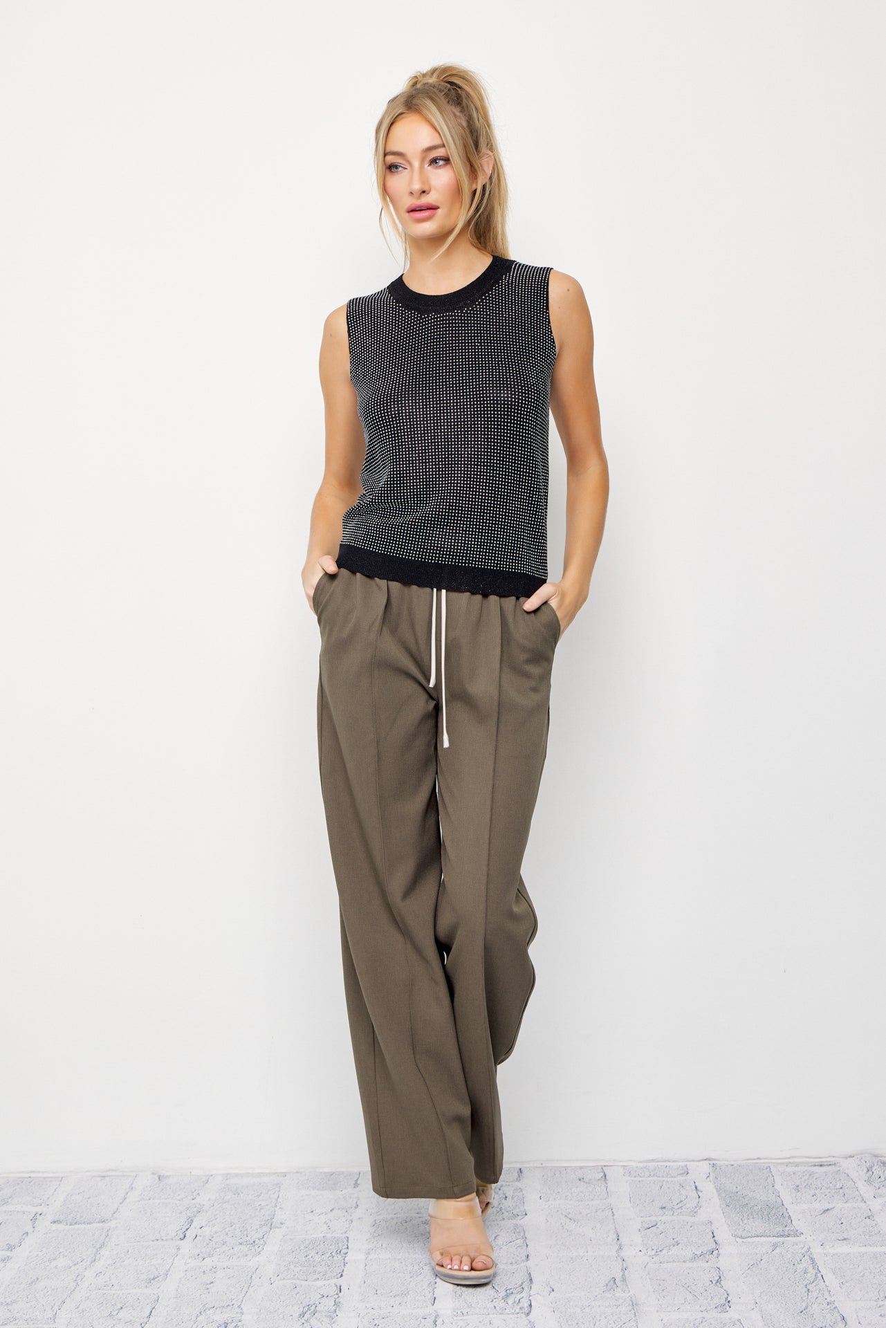 Zinnia Woven Pants with Contrast Waist Band and Drawstring