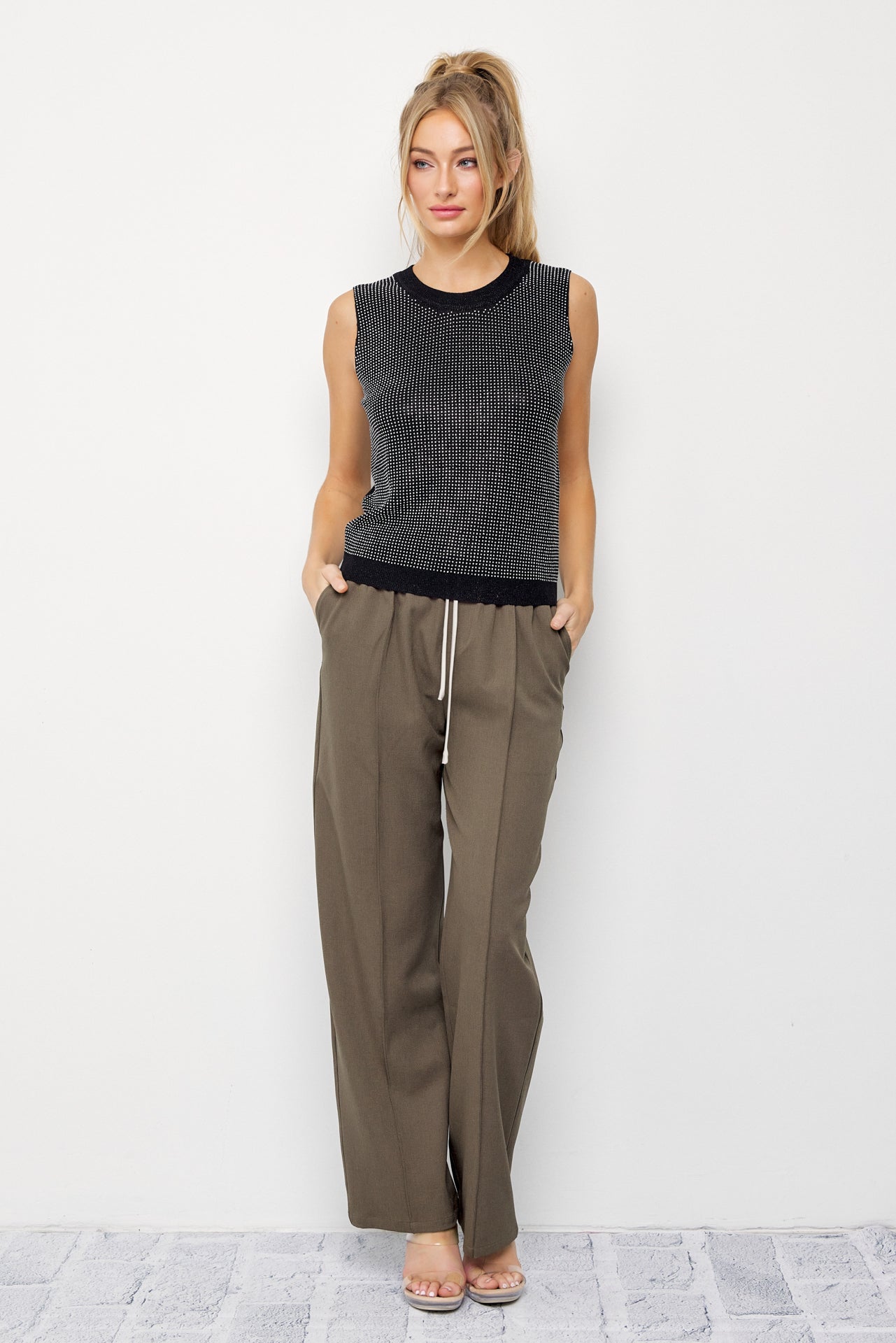 Zinnia Woven Pants with Contrast Waist Band and Drawstring