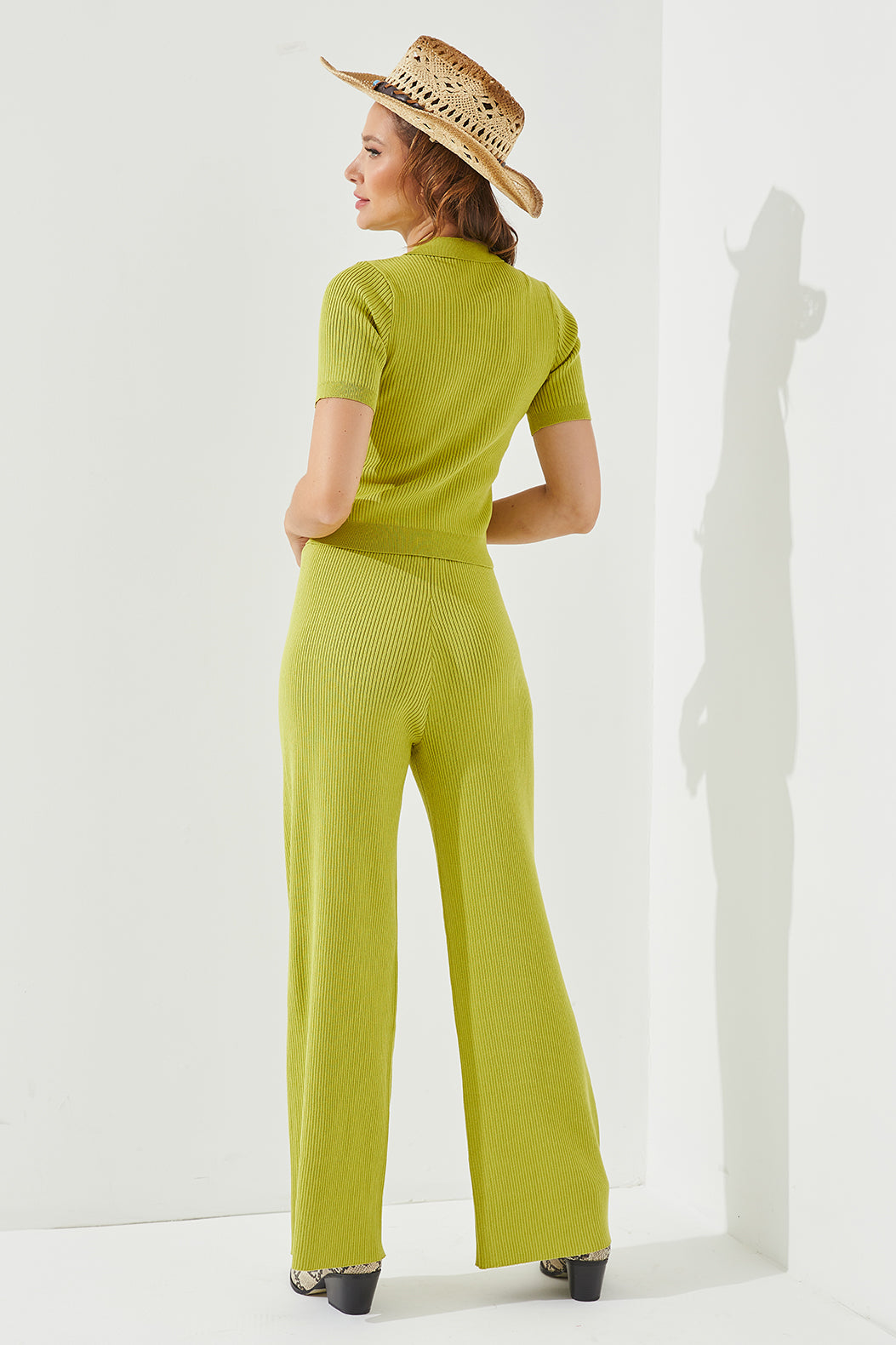 Knit Polo Crop Top y pantalones Set