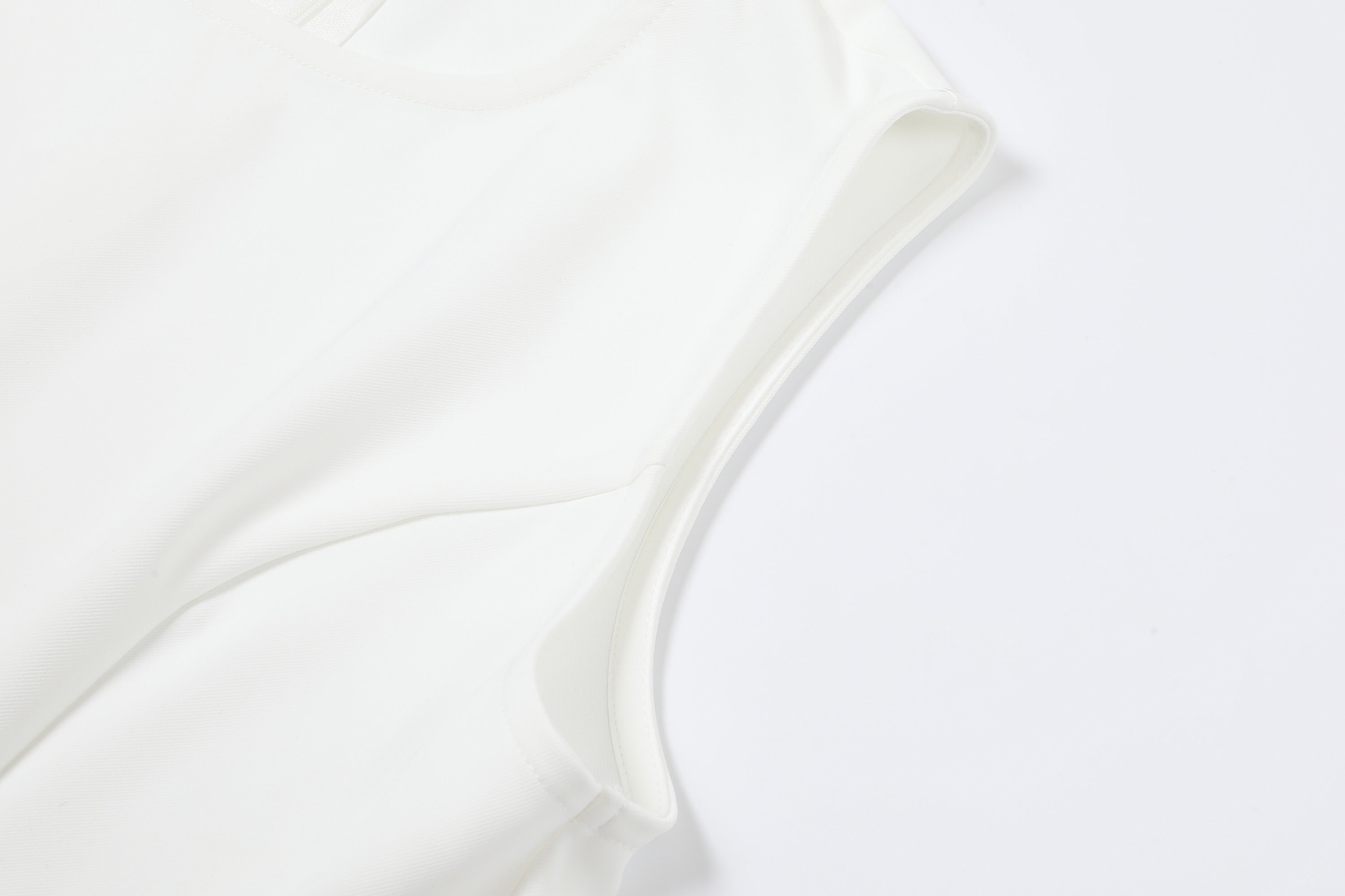 Arielle Sleeveless Top With Trim