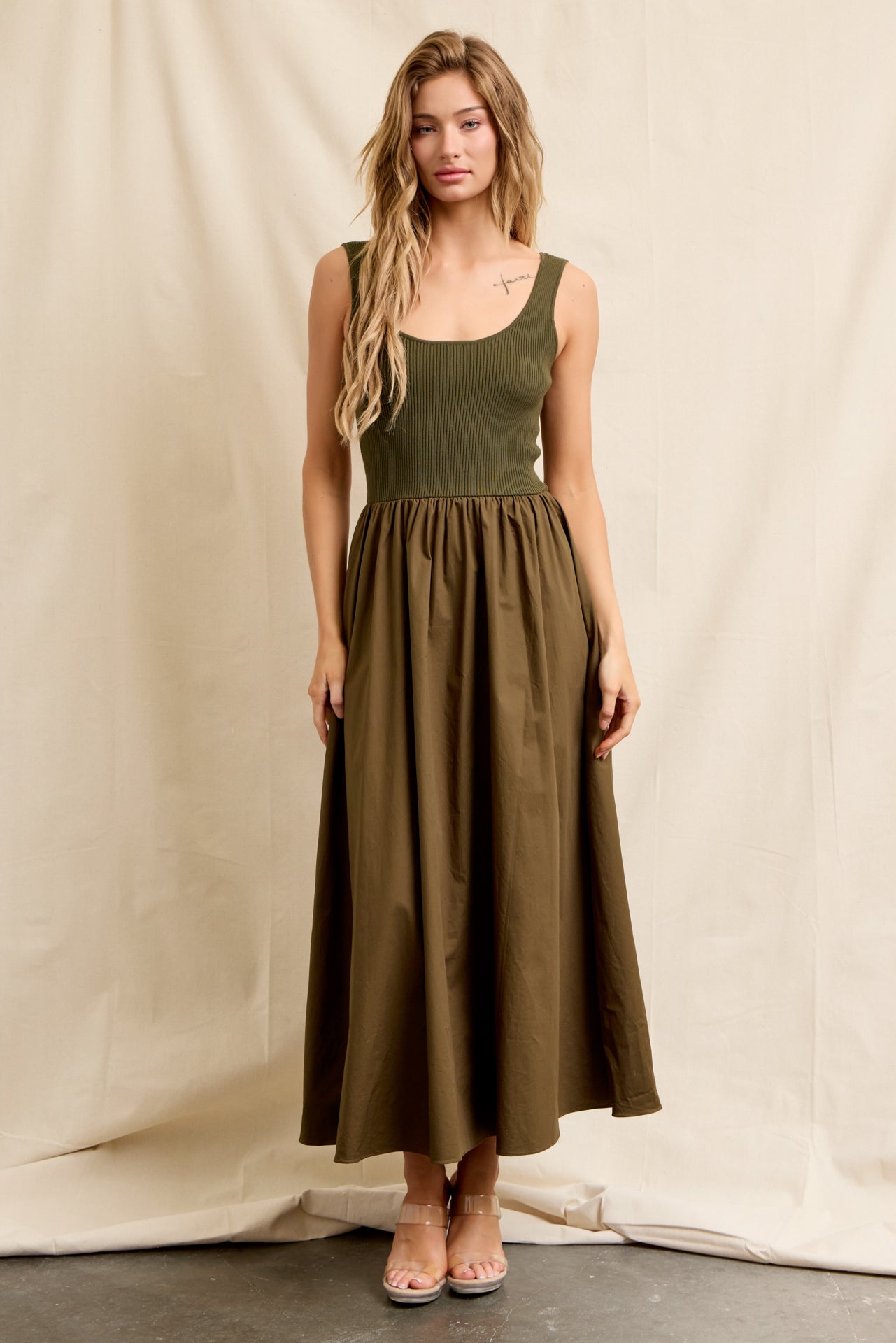 Hannah Sleeveless Midi Dress