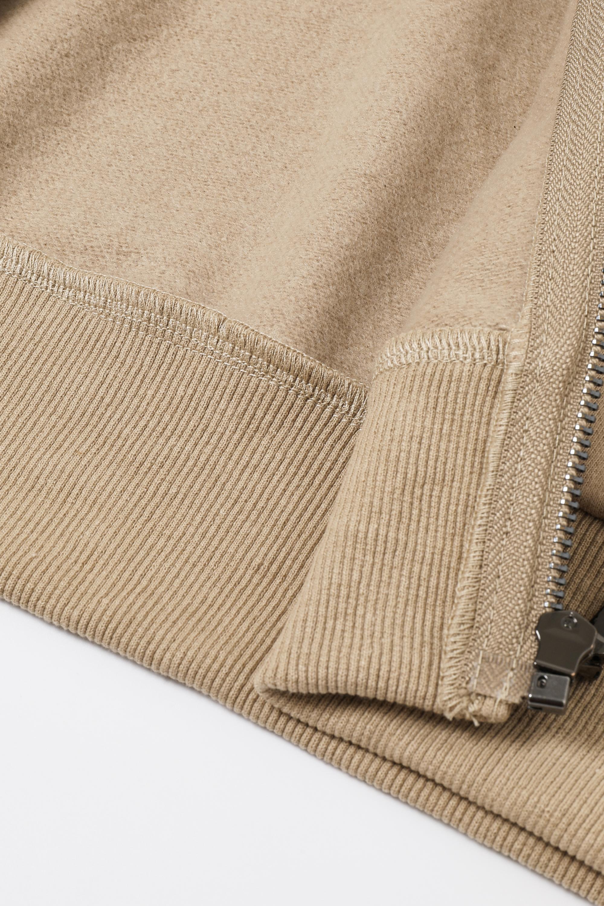 Soft Structure for Everyday Rhythm Hoodie