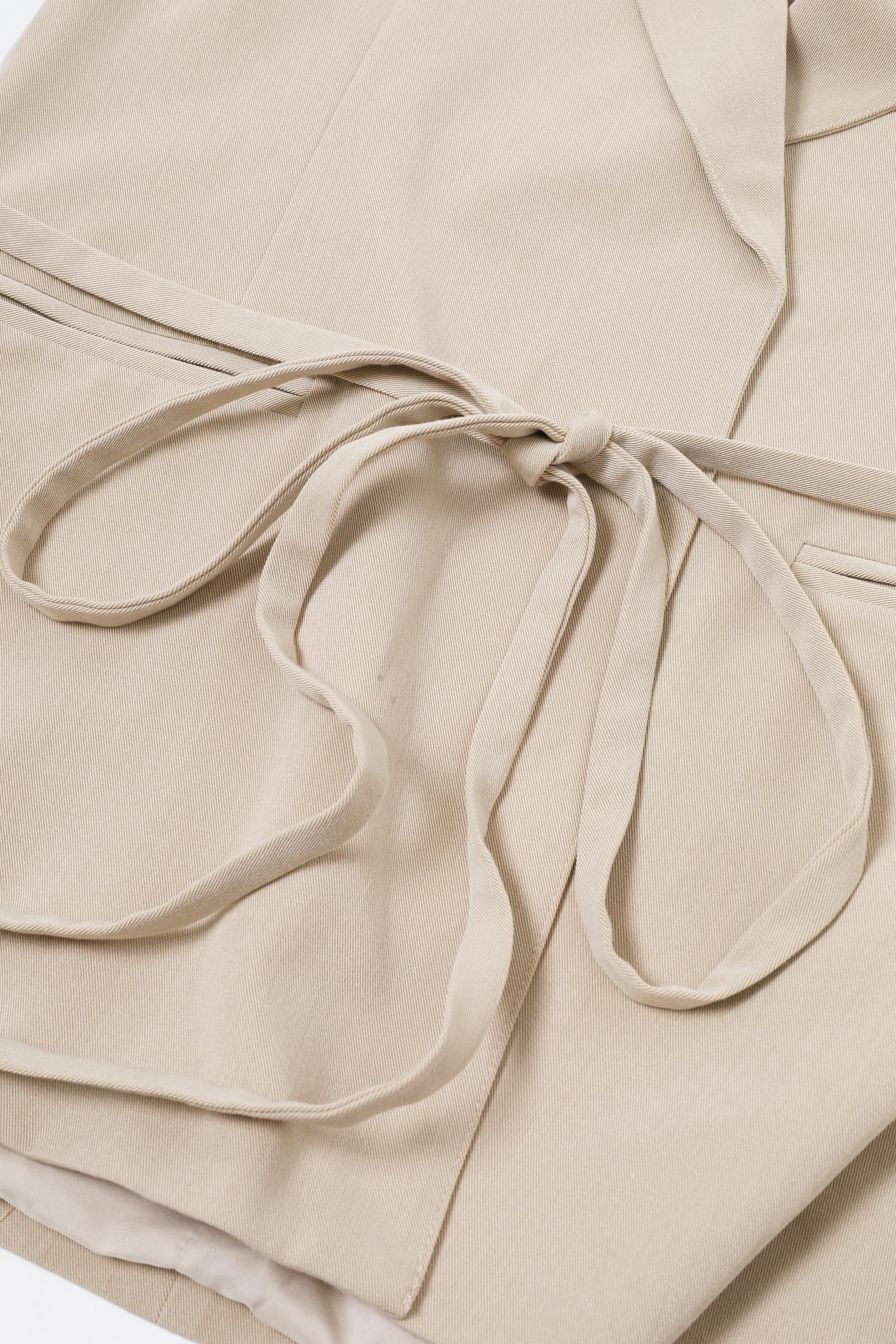 Essential Pintuck Woven Sleeveless Blazer Vest