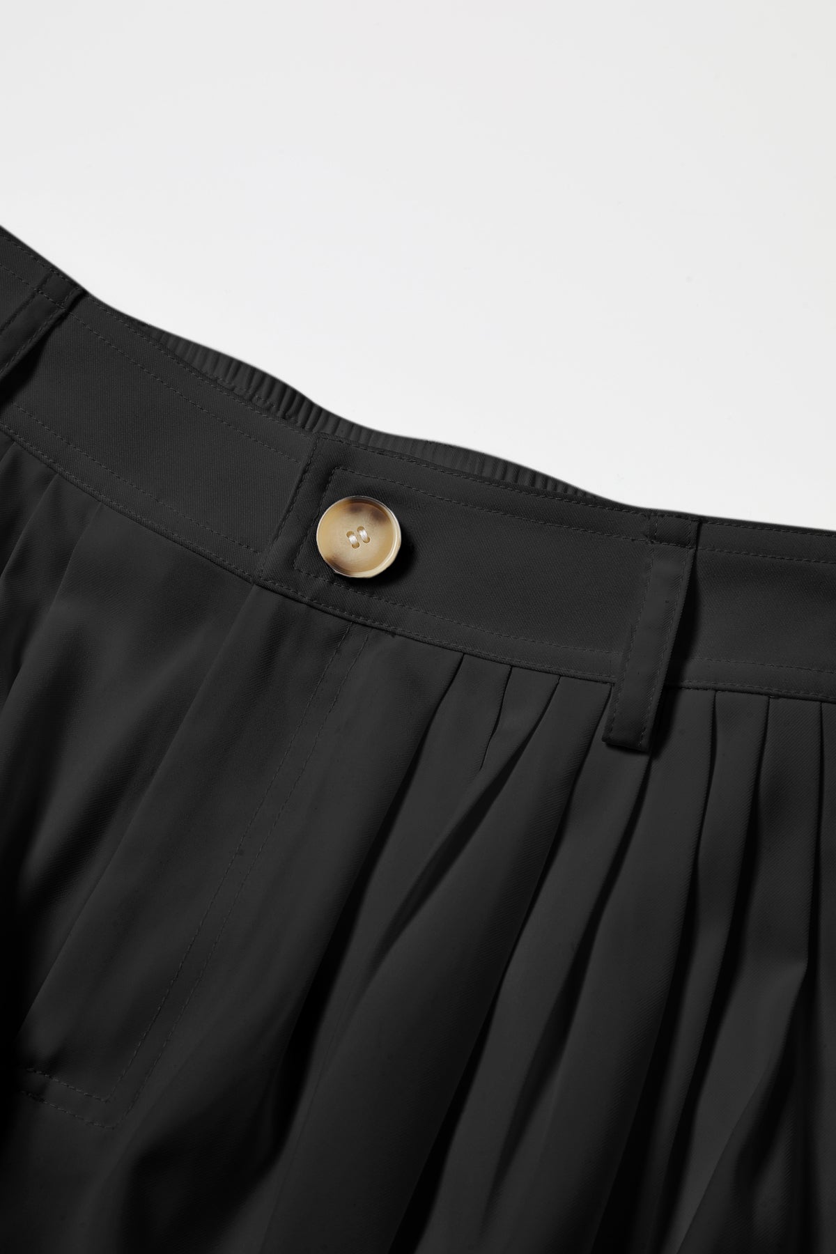 Santé Woven Pleated Wide Leg Pants