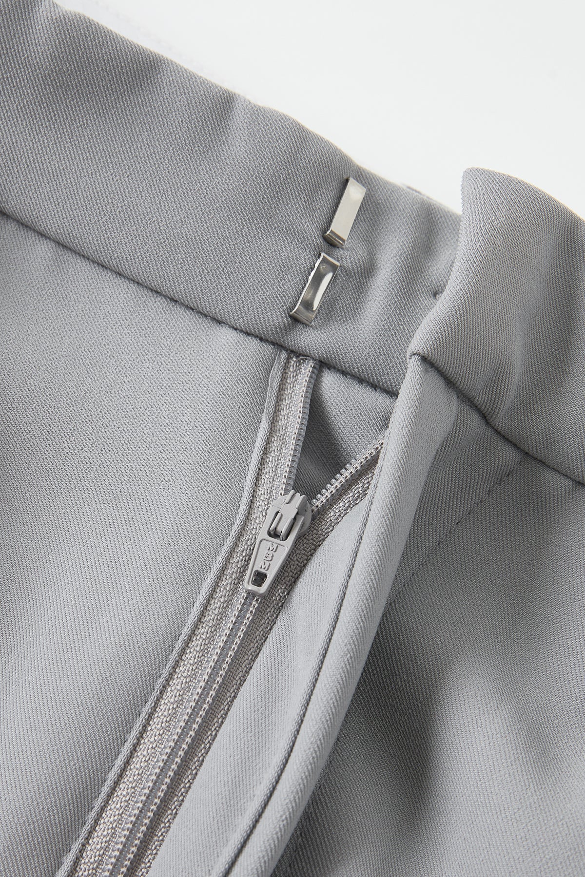 Belted Twill Loose Pants