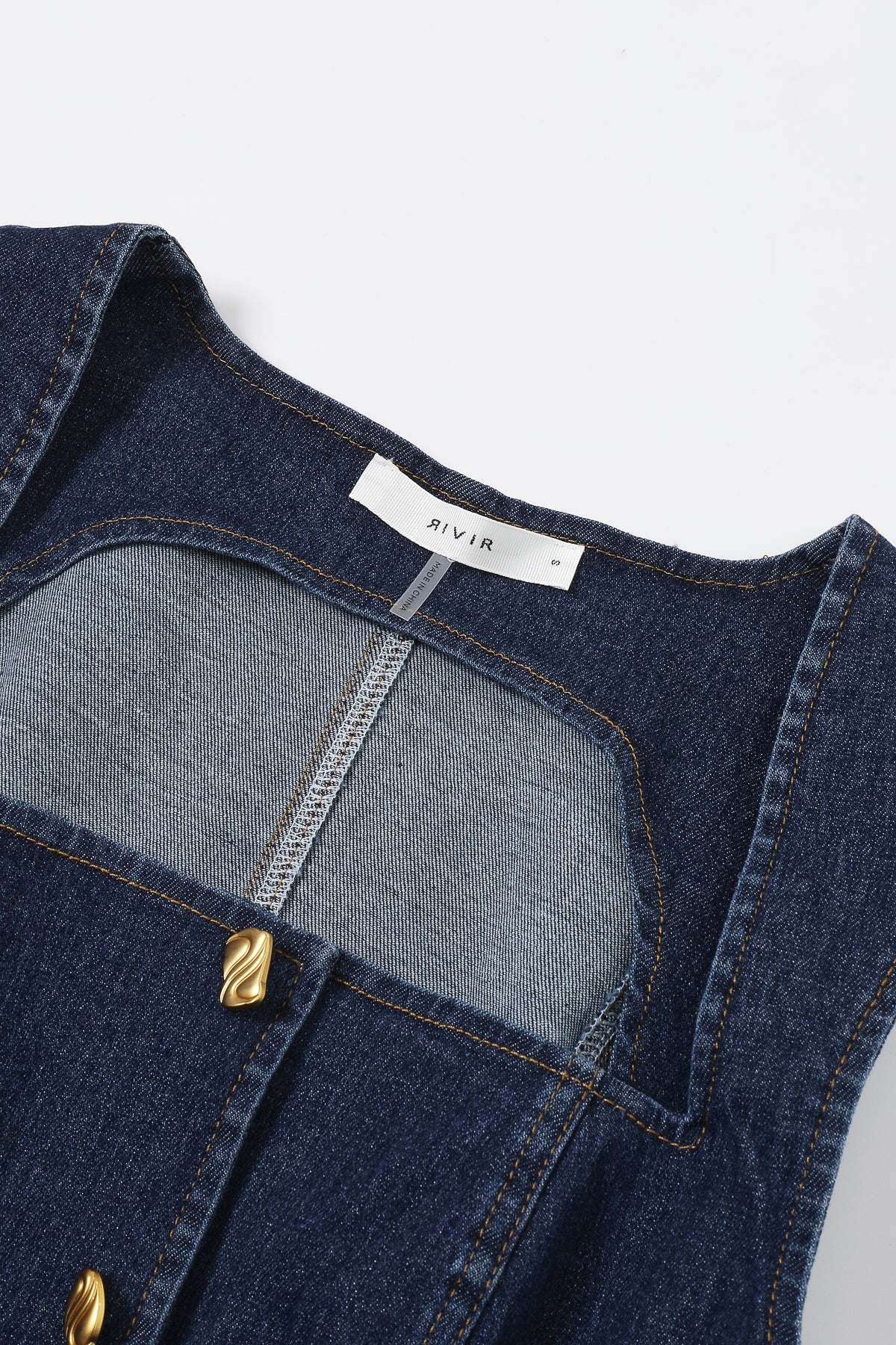 Sleeveless Buttoned Denim top